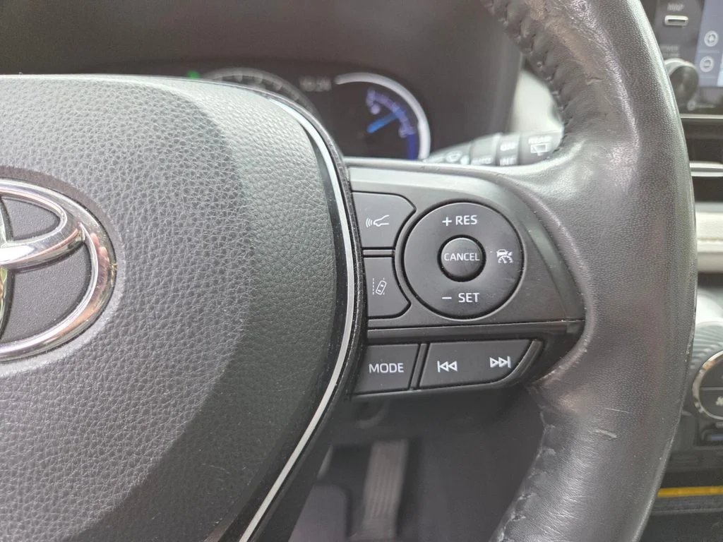 Certified Used 2020 Silver Toyota Limited image 32