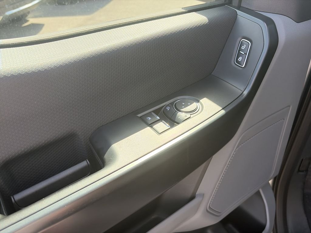 Used 2025 Silver Ford XL image 15