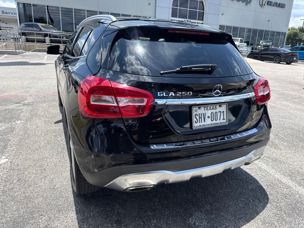 Used 2018 Black Mercedes-Benz GLA 250 image 12