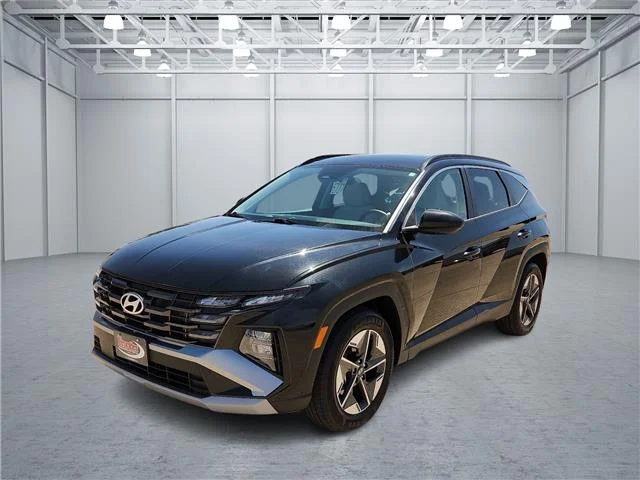 Used 2025 Black Hyundai SEL image 1