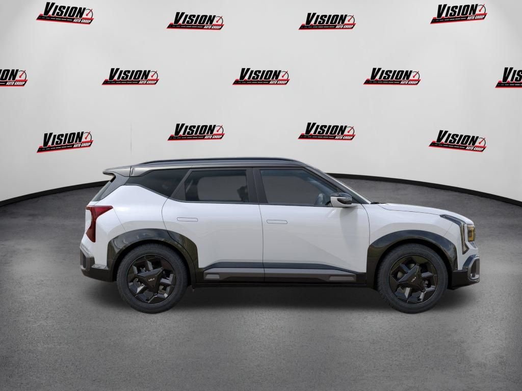 New 2027 Snow White Pearl / Black Roof Kia X-Line S image 7
