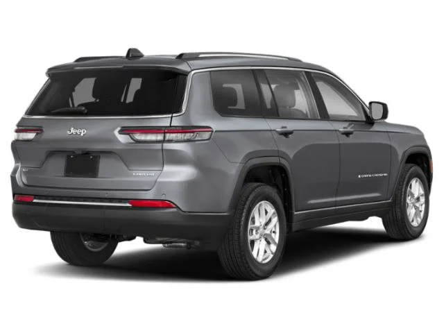 Used 2023 Baltic Gray Metallic Clearcoat Jeep Laredo image 2