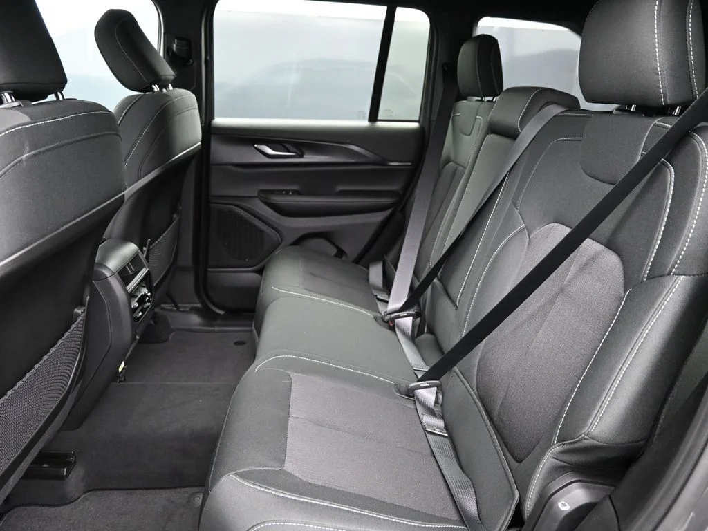 New 2026 Baltic Gray Metallic Clear-Coat Exterior Paint Jeep Laredo X image 22