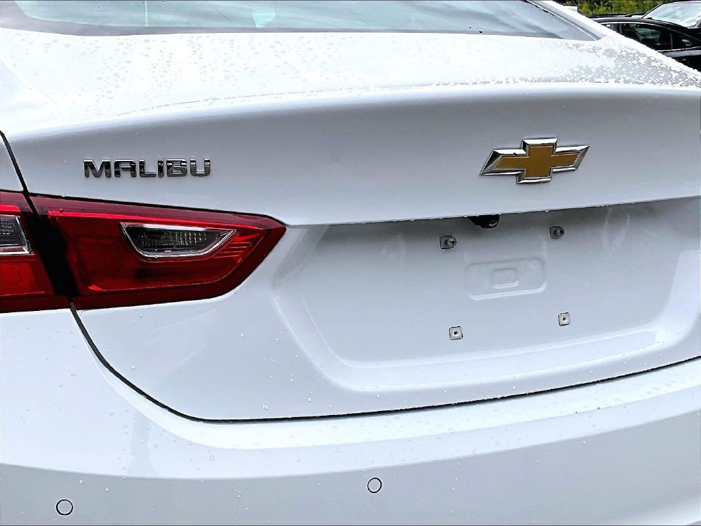 Used 2024 White Chevrolet LT image 27