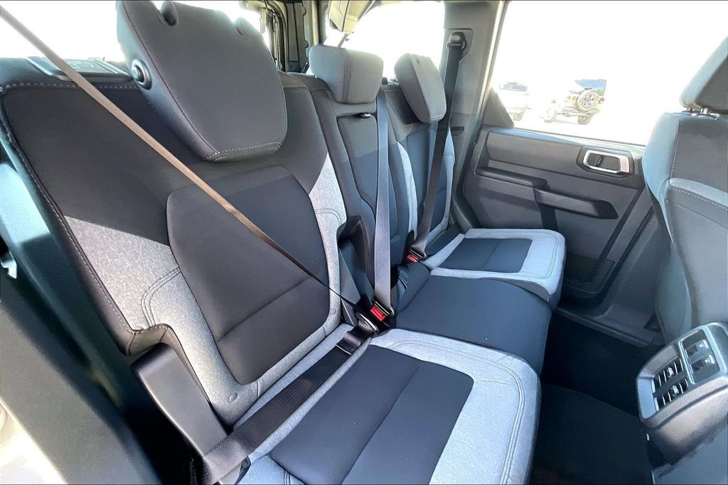 New 2025 Ford Bronco Base 4D Sport Utility