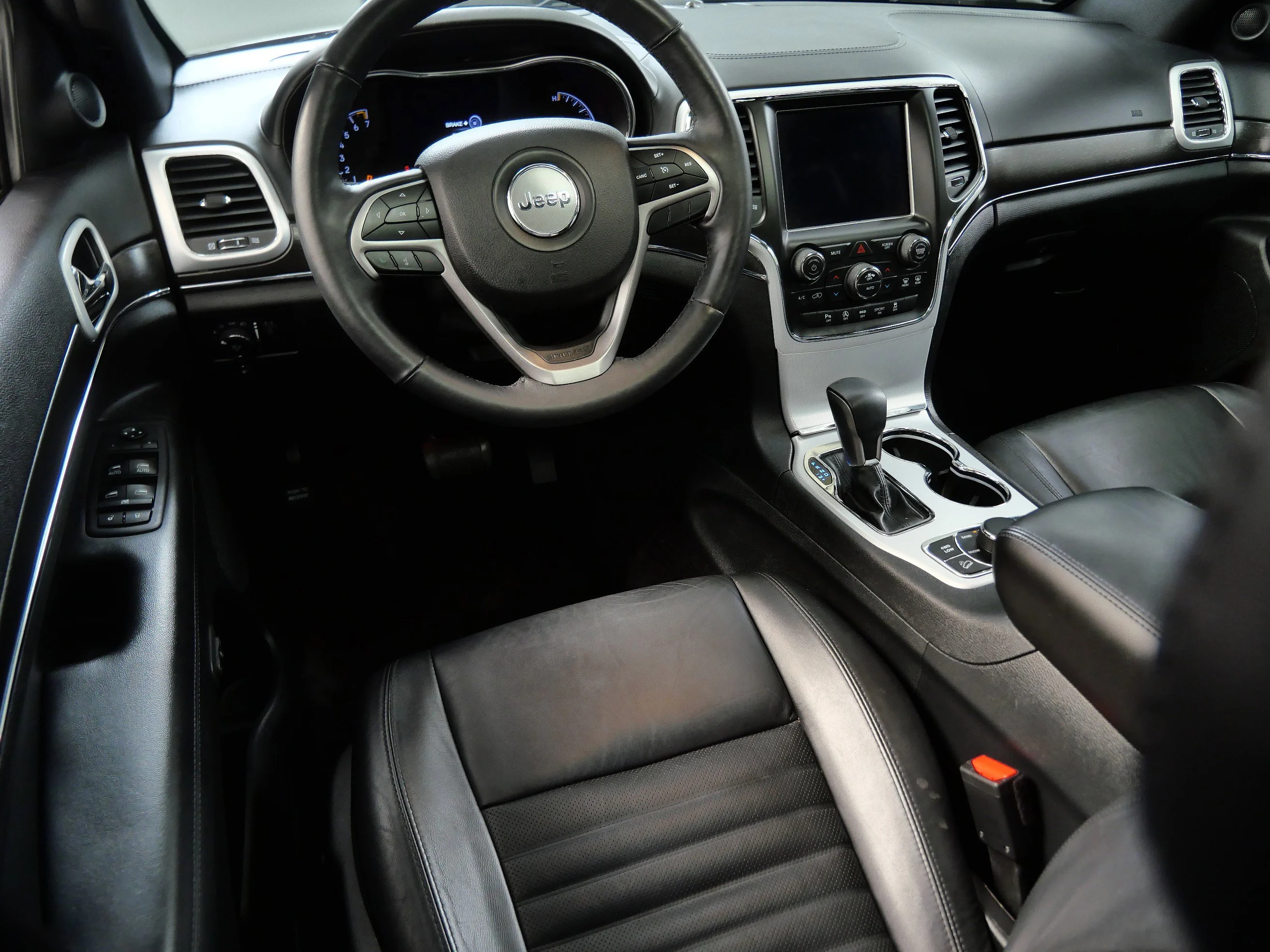 Used 2018 Jeep Grand Cherokee Limited Sterling Edition with VIN 1C4RJFBG7JC332499 for sale in Minnetonka, Minnesota