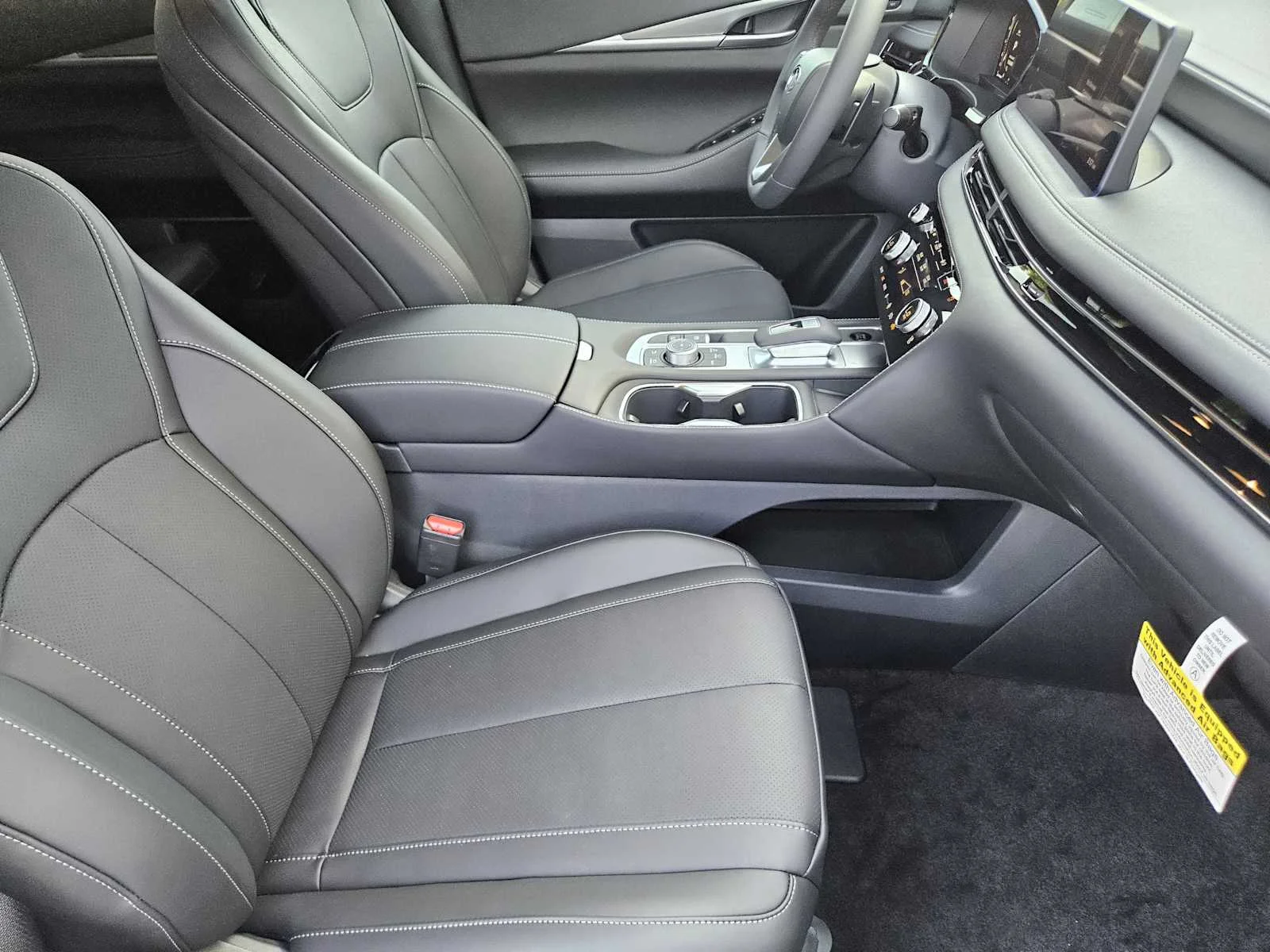 2027 INFINITI QX60 LUXE - Photo 9