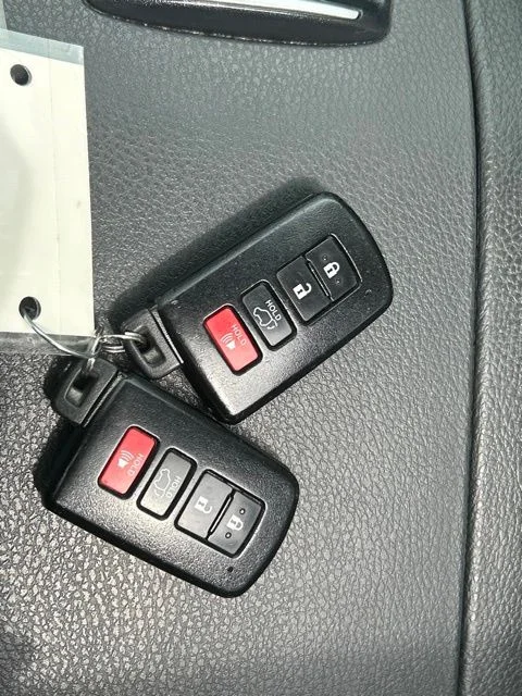 Used 2019 Blue Toyota XLE image 58