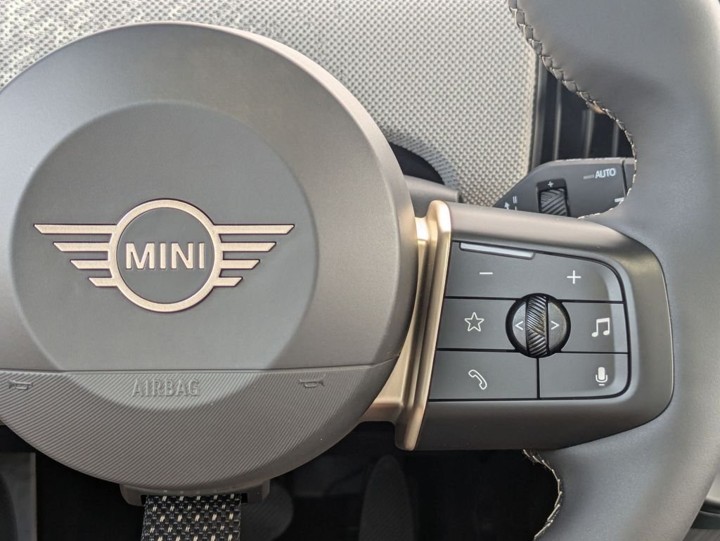 New 2026 Midnight Black MINI Iconic image 18