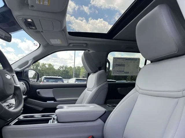 New 2027 Star White Metallic Tri-Coat Ford MAX Active image 16