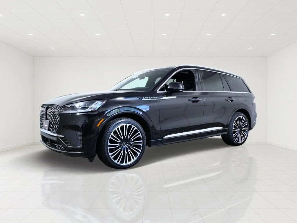 Certified Used 2025 Black Lincoln Black Label image 2