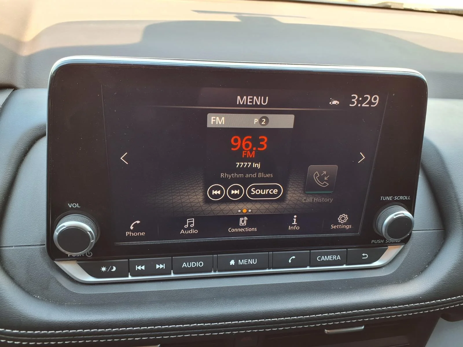Used 2023 Caspian Blue Metallic Nissan SV image 4