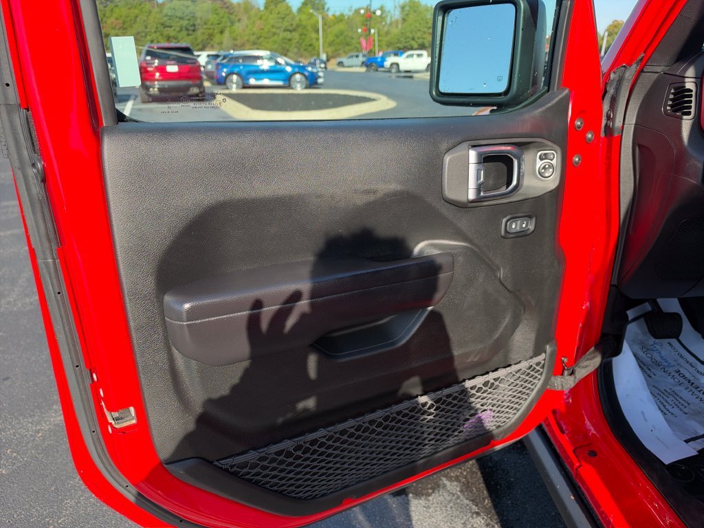 Used 2020 Red Jeep Rubicon image 13