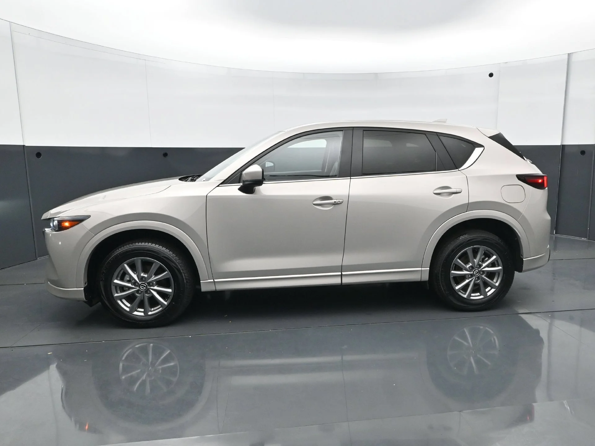 Used 2025 Platinum Quartz Metallic Mazda 2.5 S Preferred Package image 2