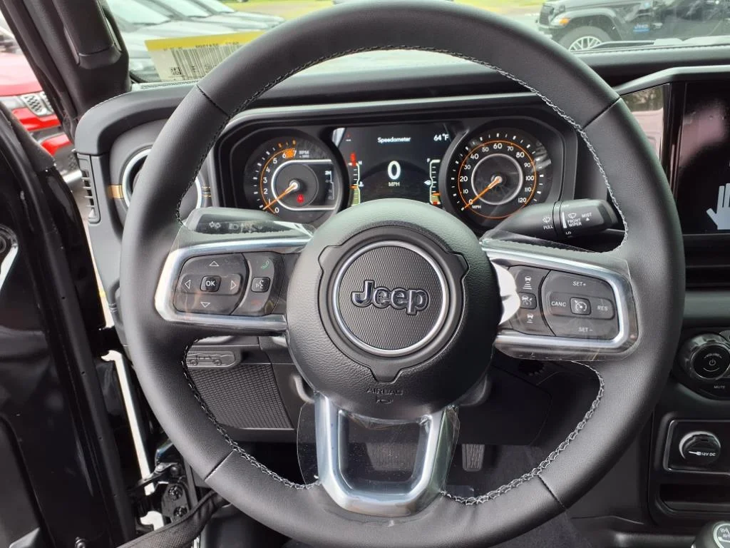 2025 Jeep Wrangler 4-Door Sahara - Photo 15