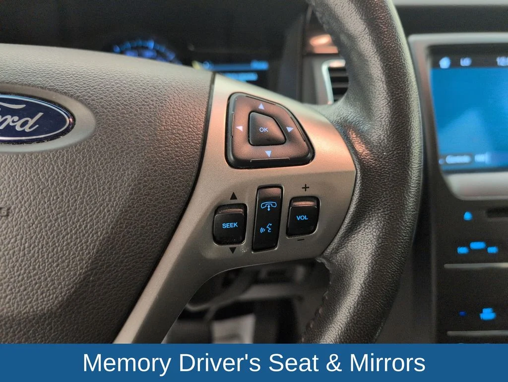 Used 2019 Silver Ford SEL image 38