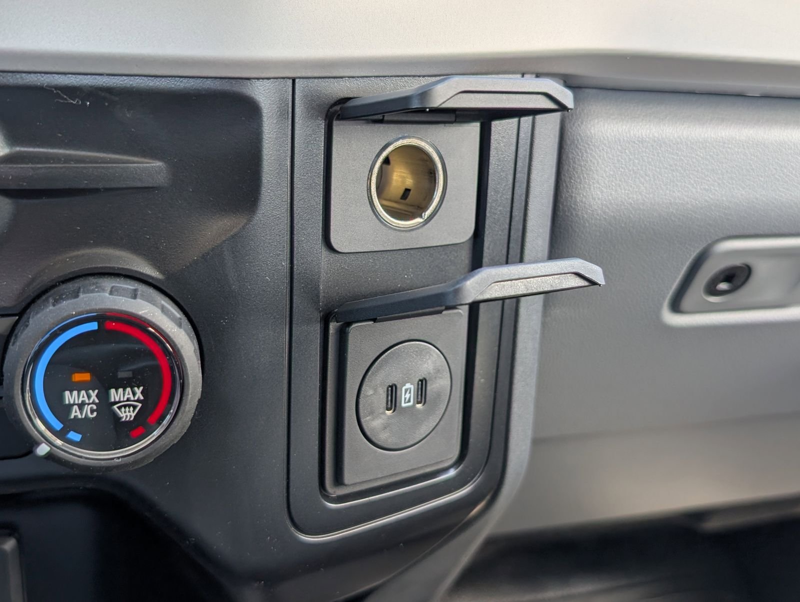 2025 Ford F-350 Super Duty Chassis Cab XL - Photo 19