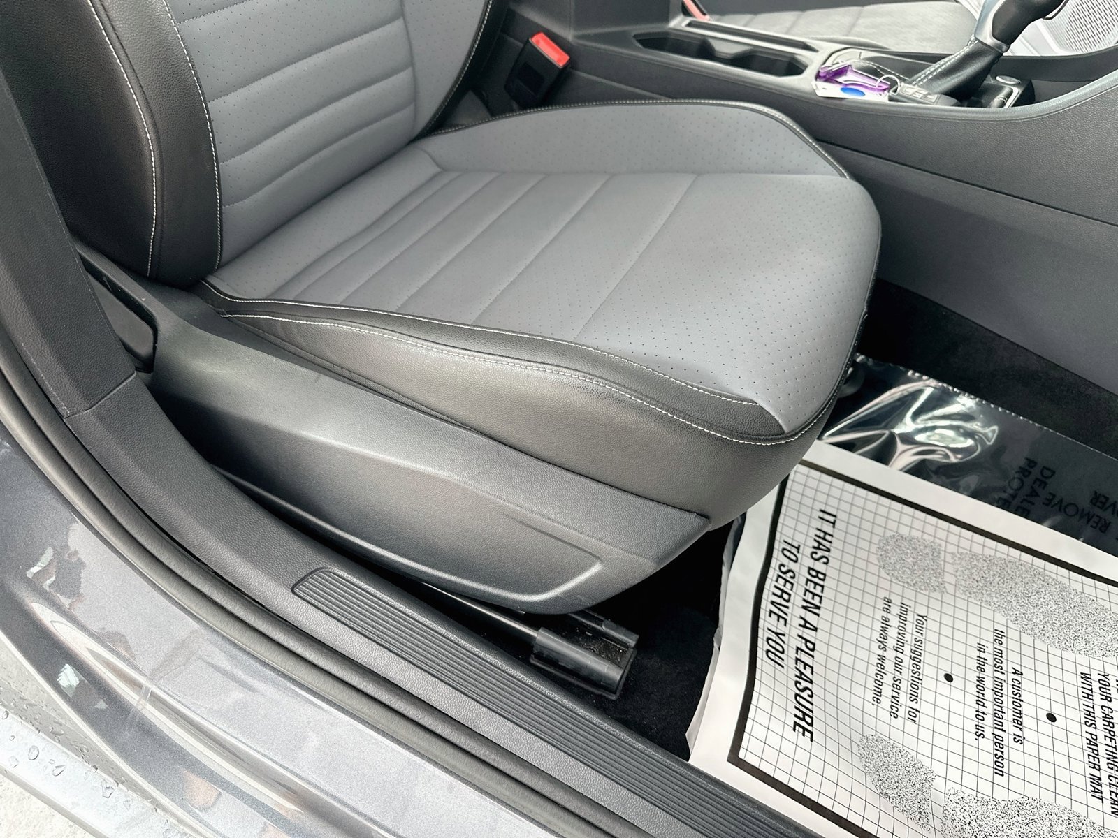 2025 Volkswagen Jetta SE - Photo 32