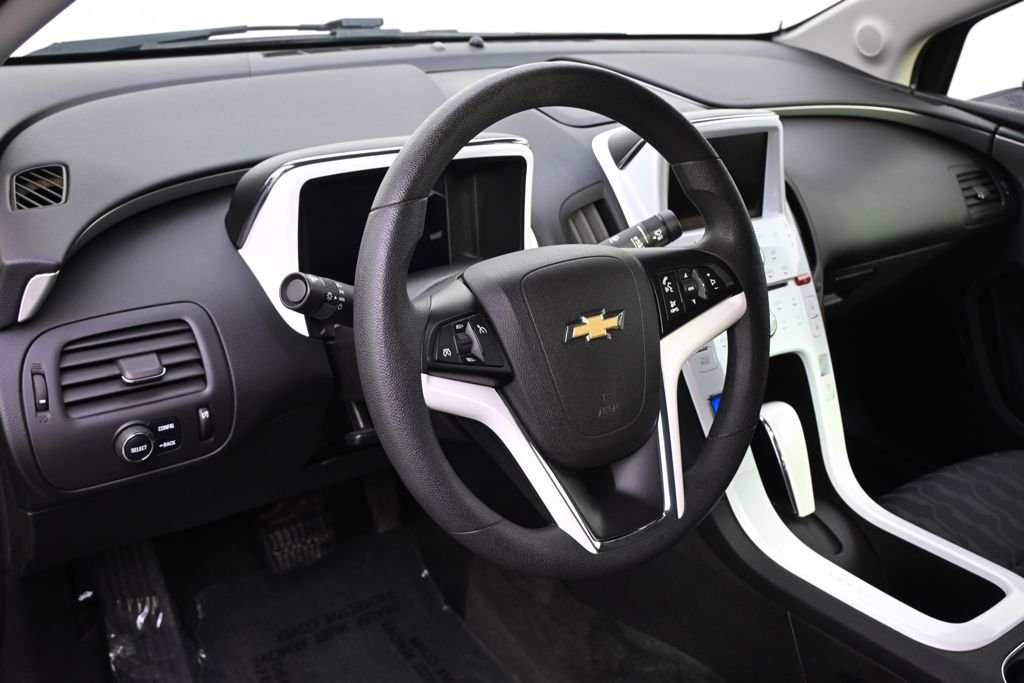 Used 2013 Cyber Gray Metallic Chevrolet Base image 11