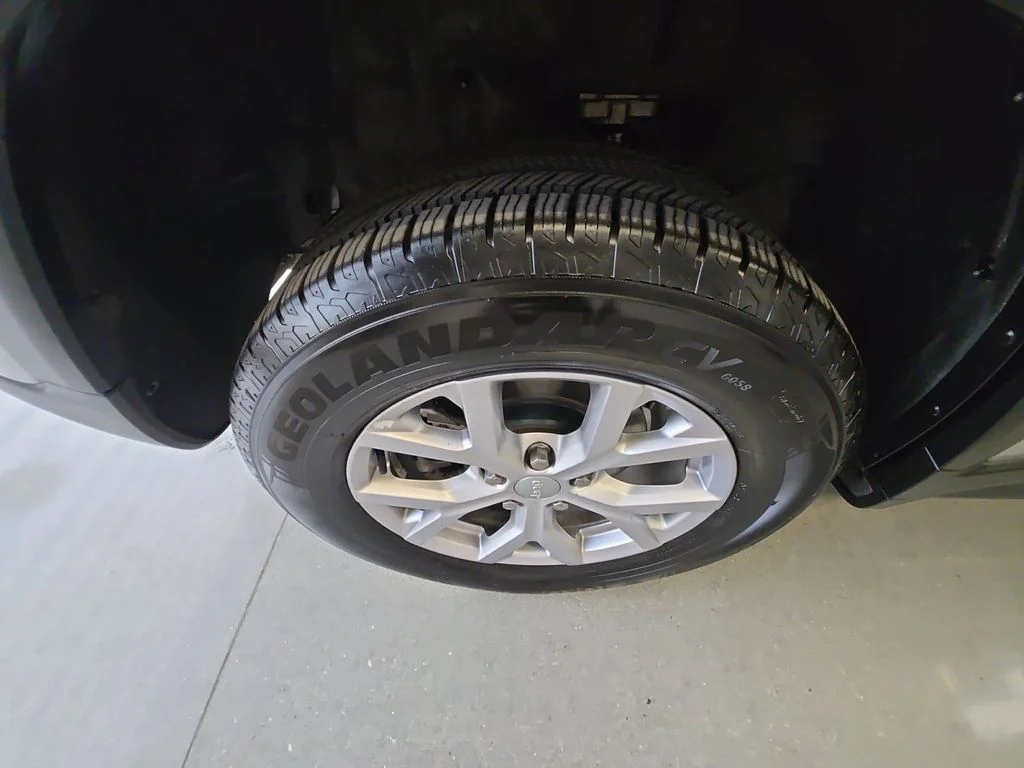 Used 2022 Silver Jeep Limited image 27