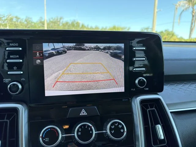 Used 2022 White Kia LX image 23