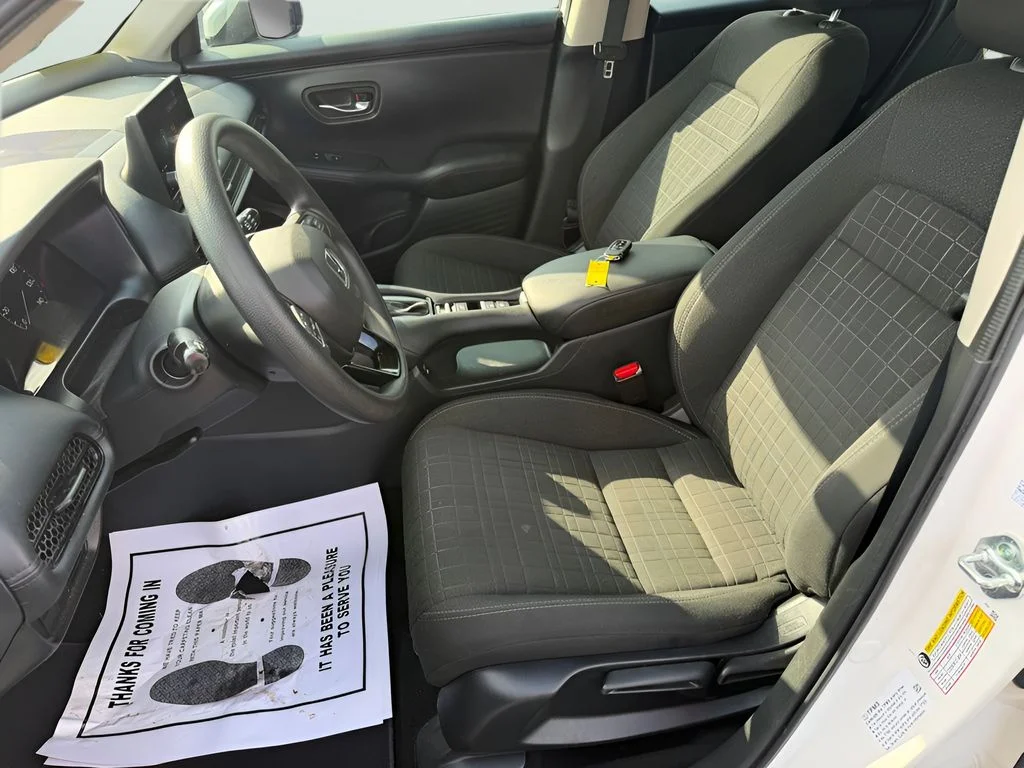 Used 2025 Platinum White Pearl Honda LX image 18