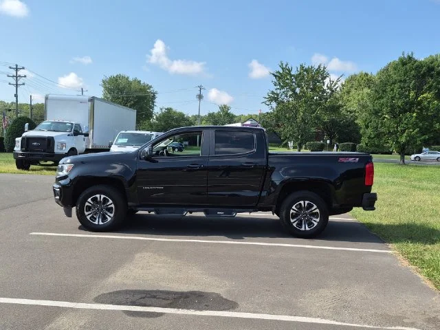 Used 2022 Black Chevrolet Z71 image 10