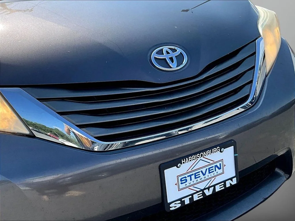 Used 2012 Gray Toyota XLE image 32