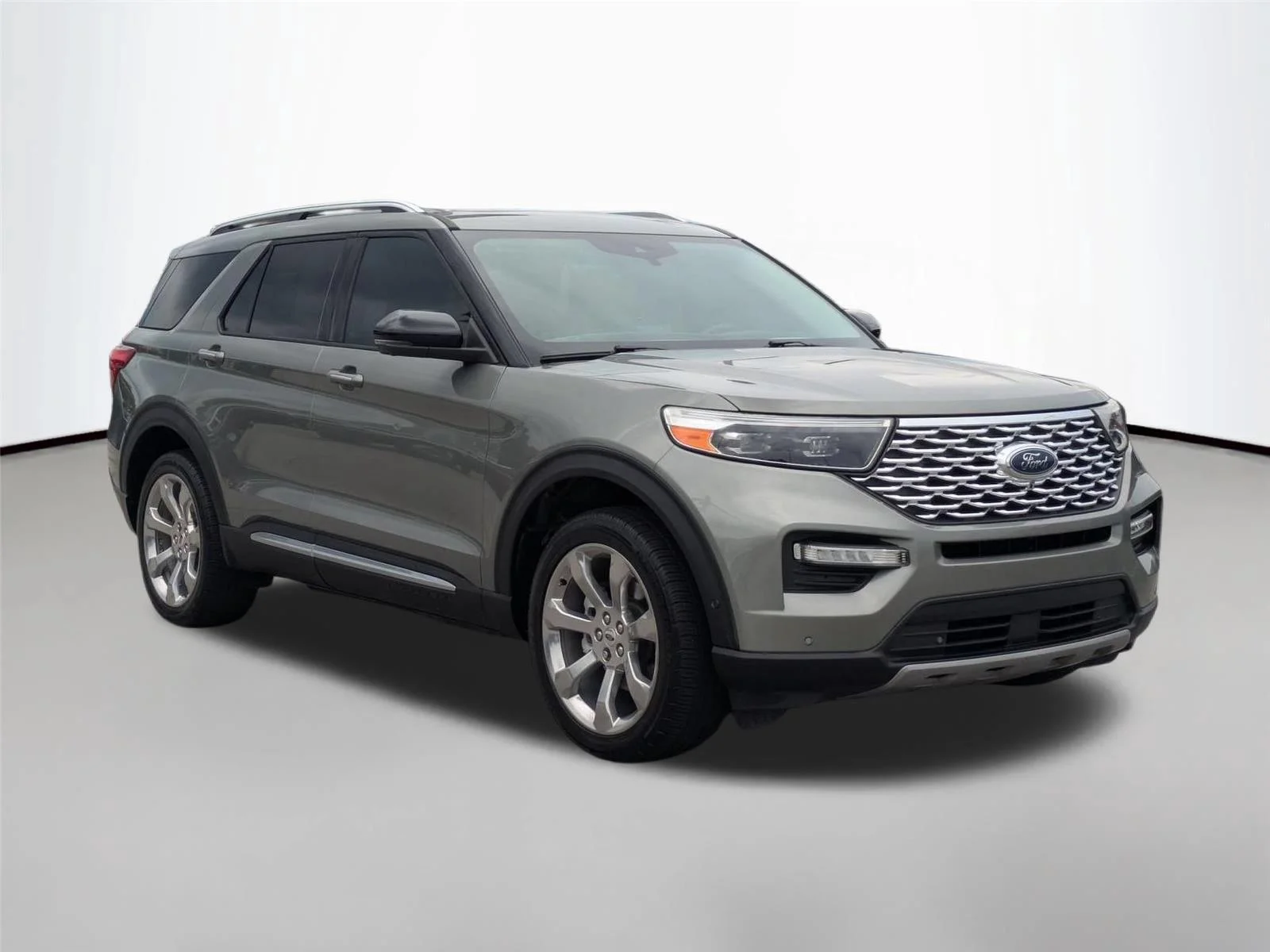 Used 2020 Silver Spruce Metallic Ford Platinum image 3