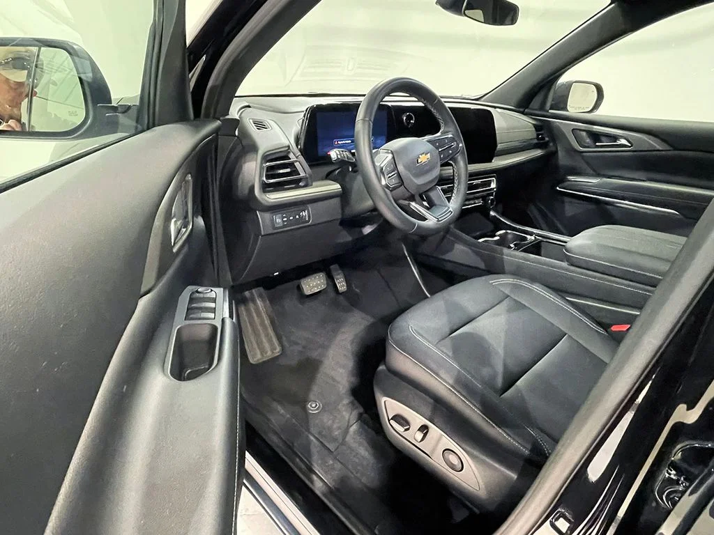 Used 2026 Black Chevrolet LT image 3