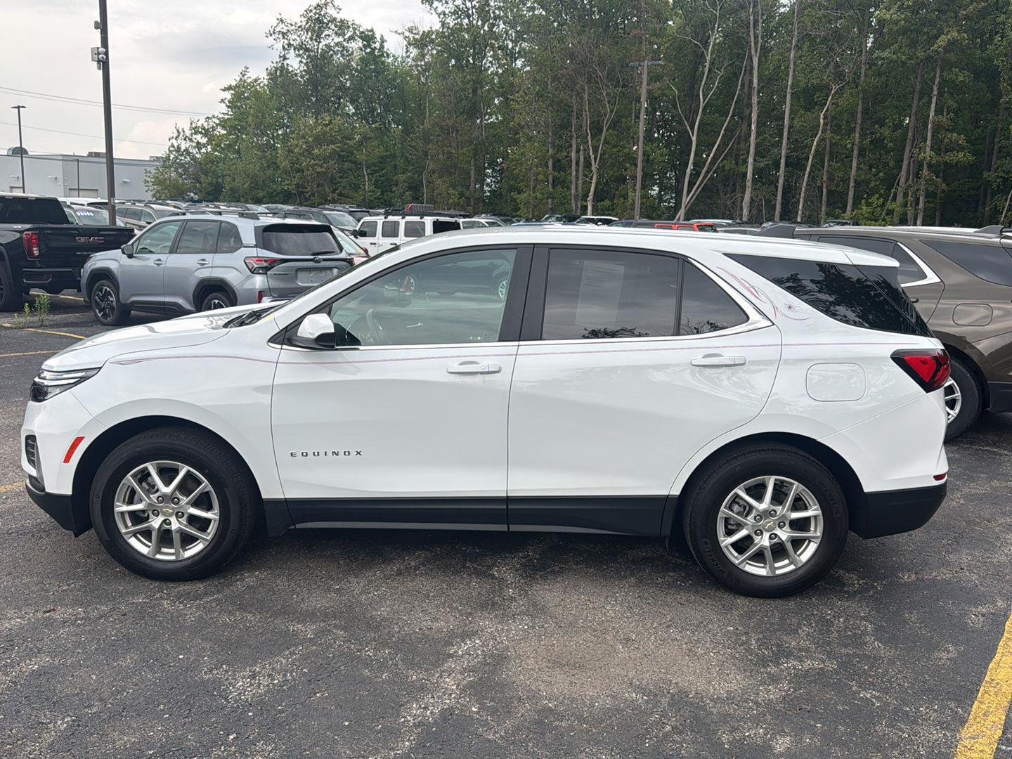 Used 2024 Summit White Chevrolet LT image 5