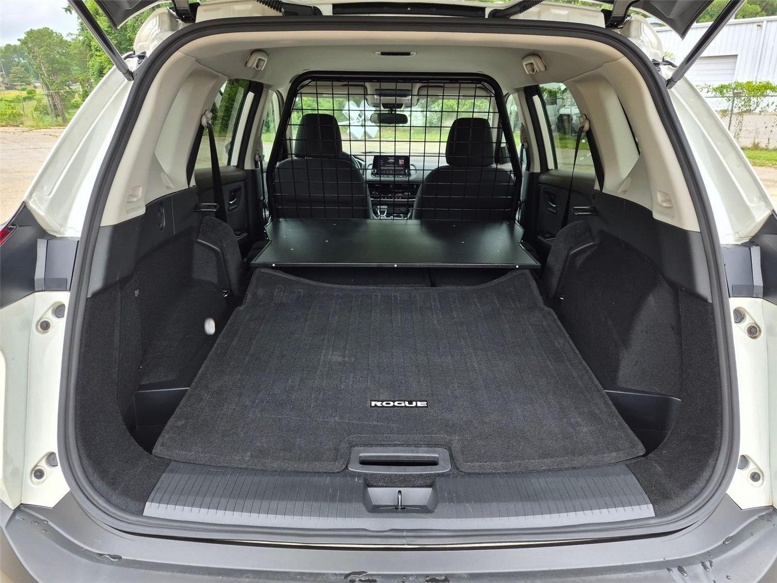 Used 2022 Pearl White Tricoat Nissan SV image 26