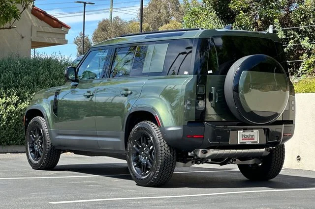 New 2026 Woolstone Green Land Rover S image 3