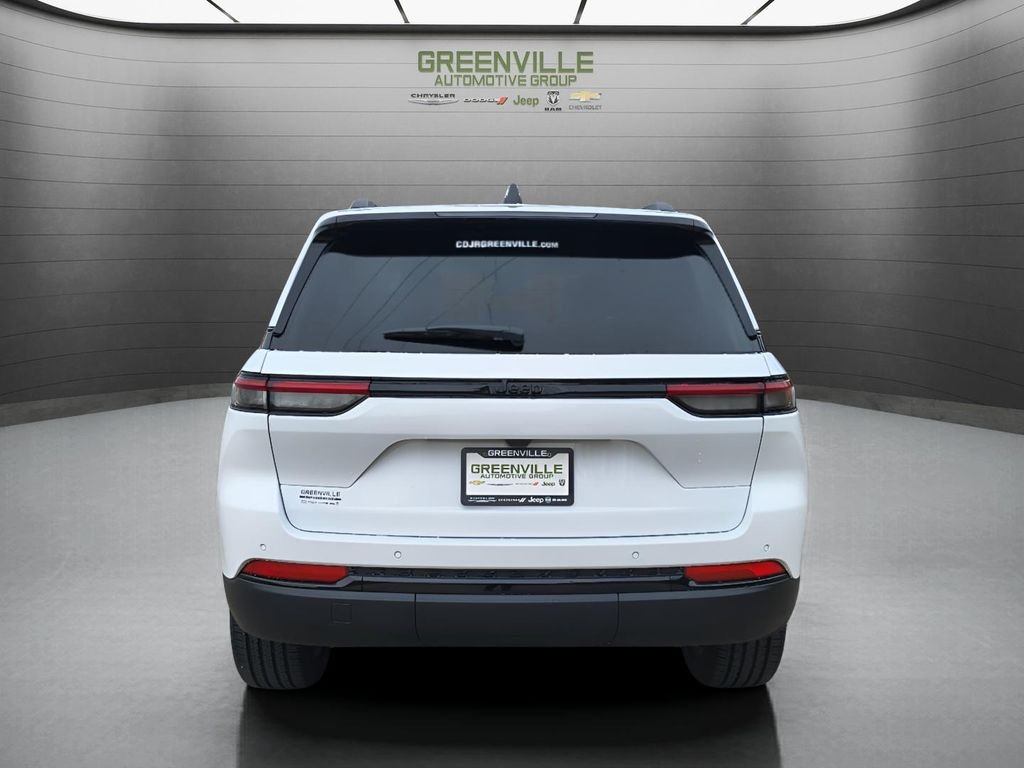 New 2025 Bright White Clear-Coat Exterior Paint Jeep Altitude X 4x2 image 6