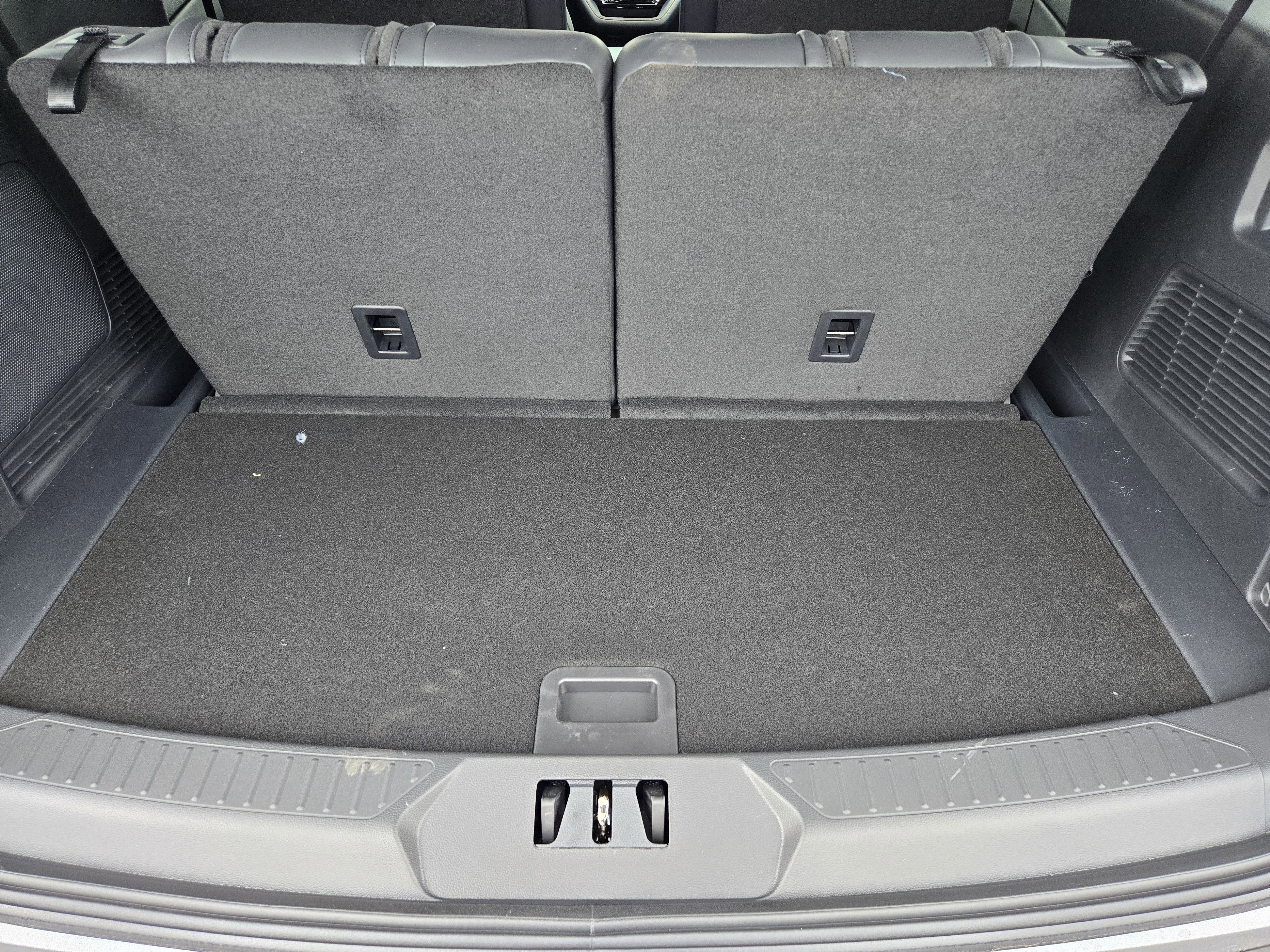 New 2026 Carbonized Gray Metallic Ford Tremor image 21