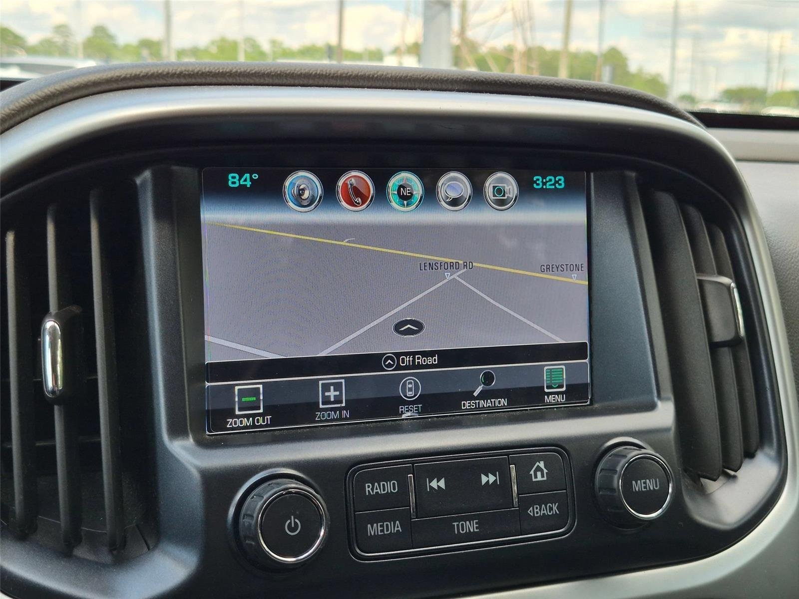 Used 2018 Silver CHEVROLET ZR2 image 12