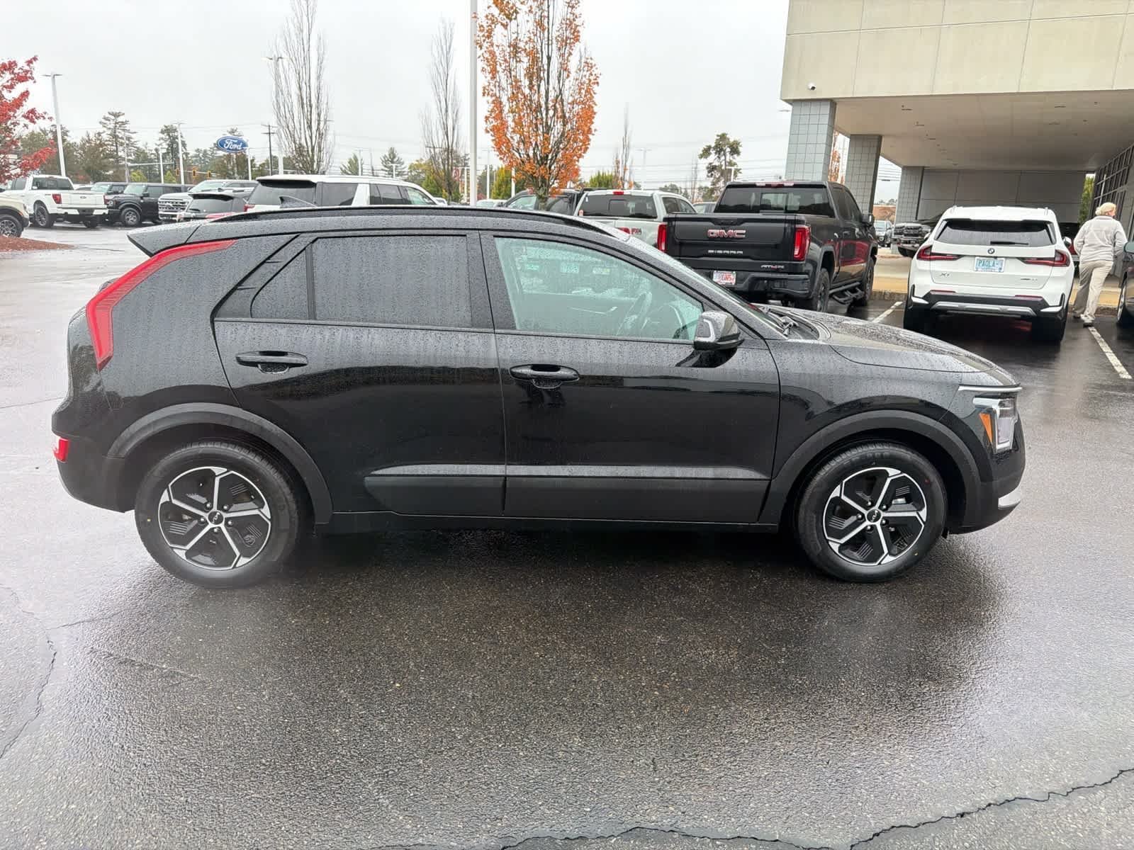 Used 2025 Aurora Black Pearl Kia EX image 8