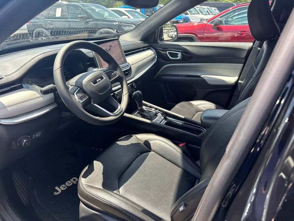 Used 2025 Black Jeep Limited image 3