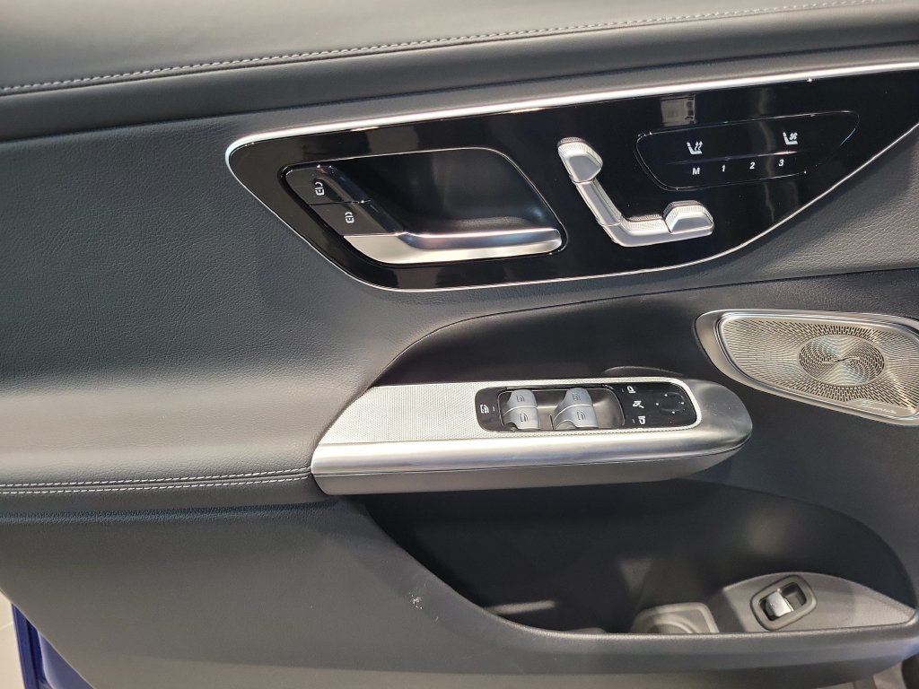 New 2027 Starling Blue Metallic Mercedes-Benz GLC 300 image 14