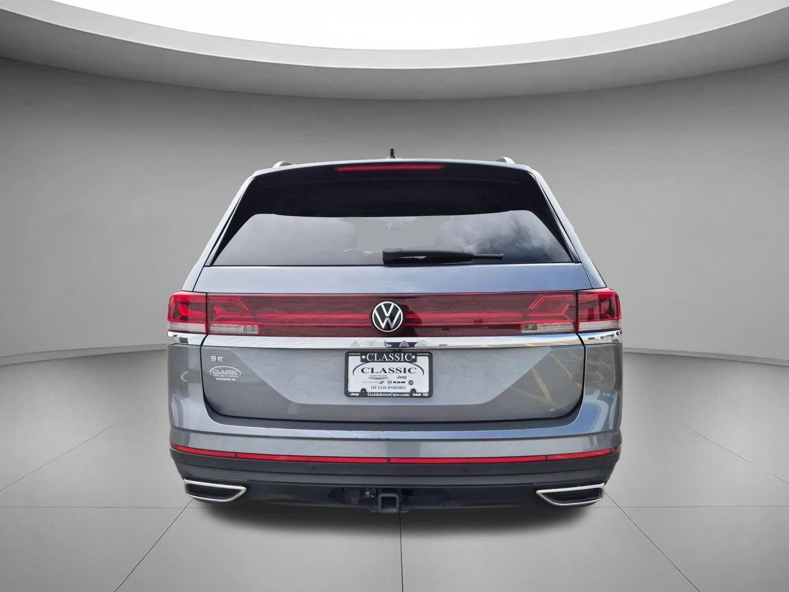 Used 2024  Volkswagen 2.0T SE w/Technology image 4