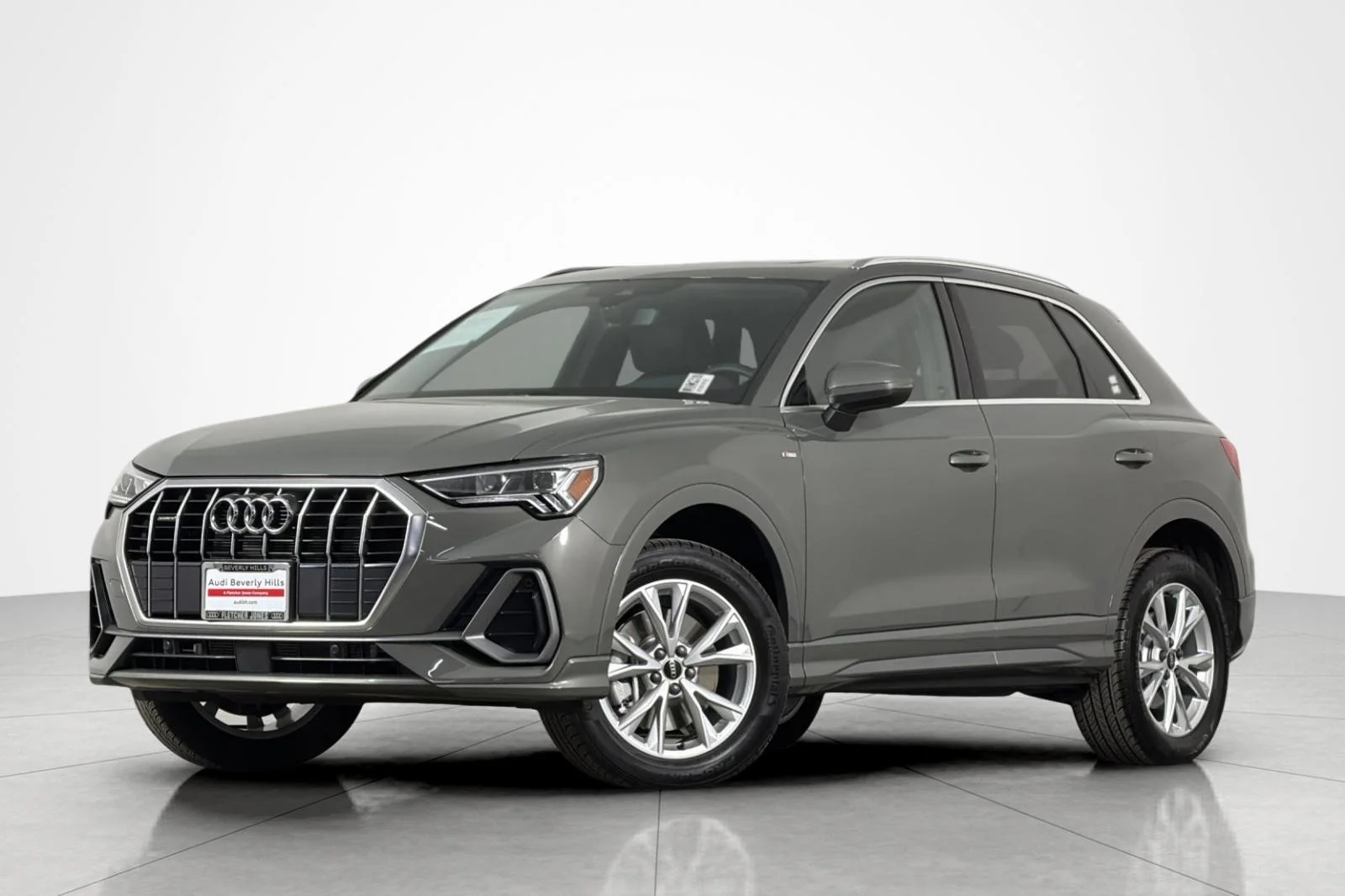 2025 Audi Q3 45 TFSI S Line Premium quattro's photo