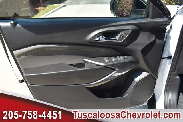 New 2026 Summit White Chevrolet ACTIV image 12