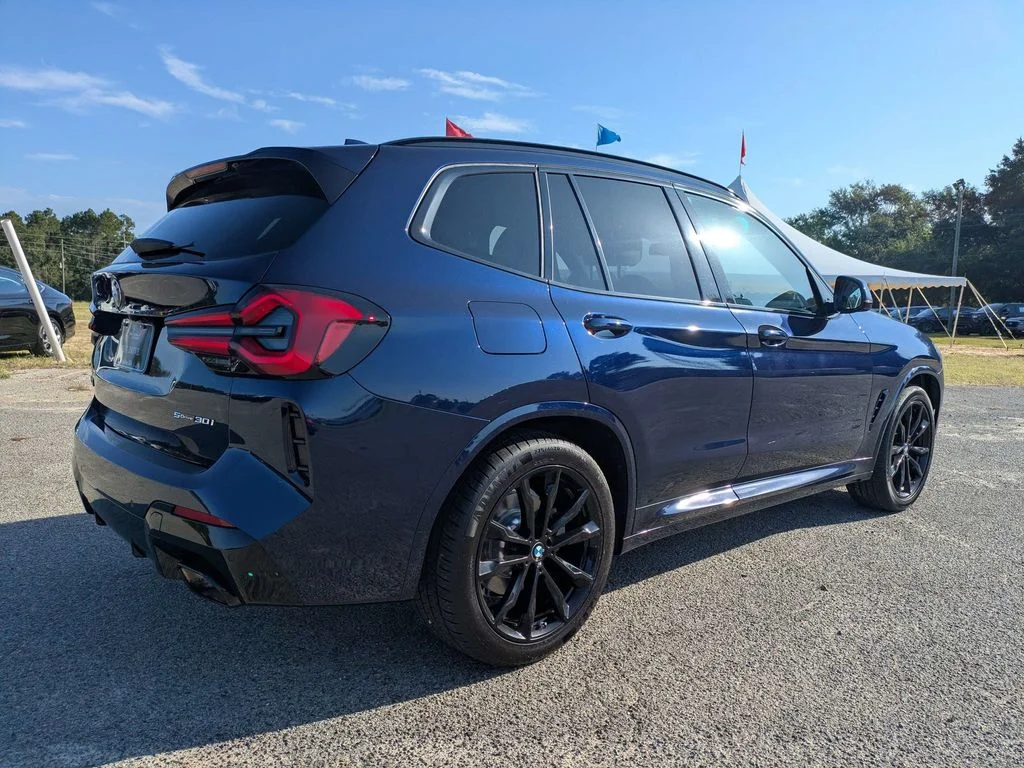 Used 2023 Blue BMW sDrive30i image 4
