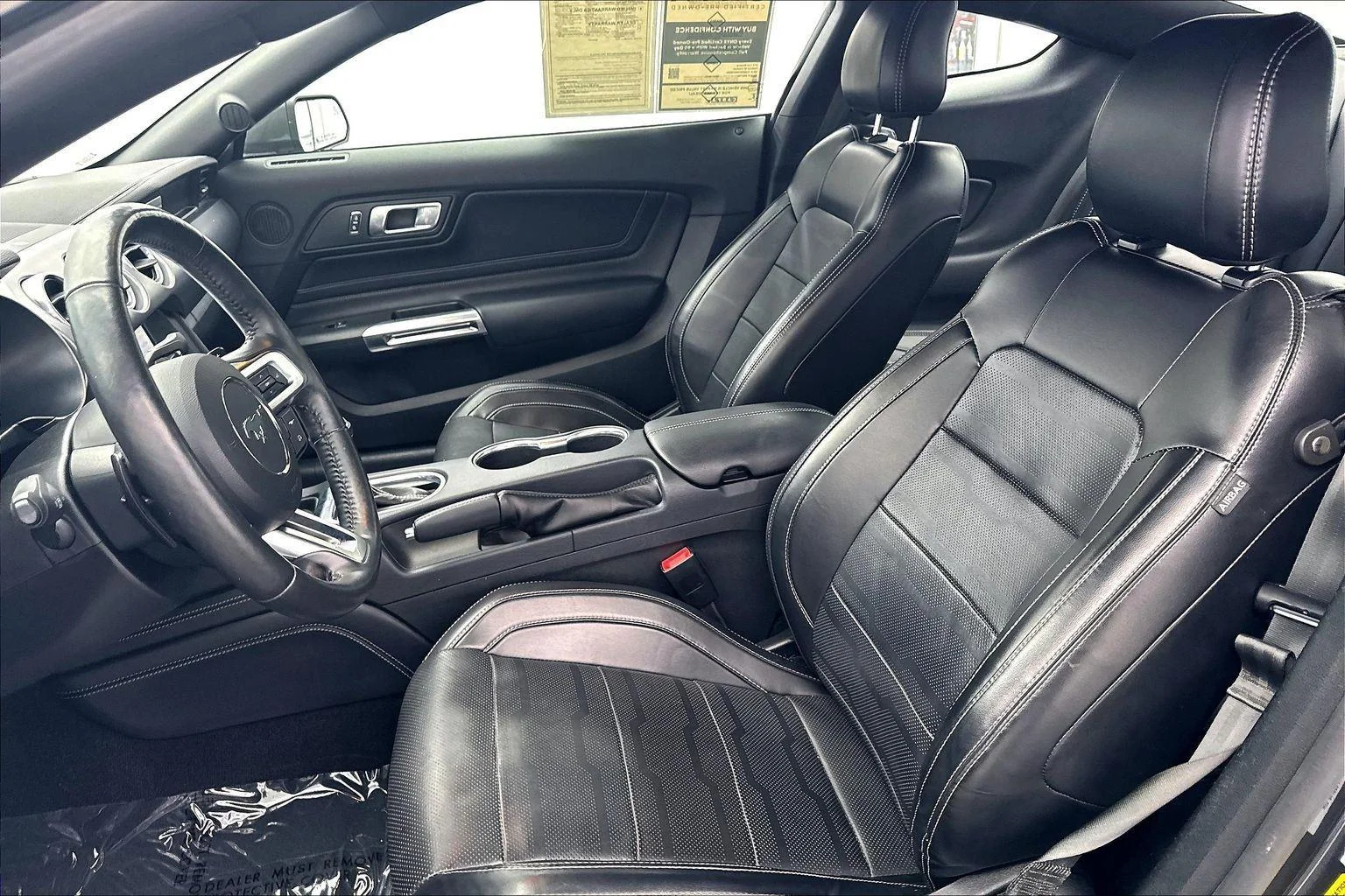 Used 2019 Magnetic Metallic Ford GT Premium image 19