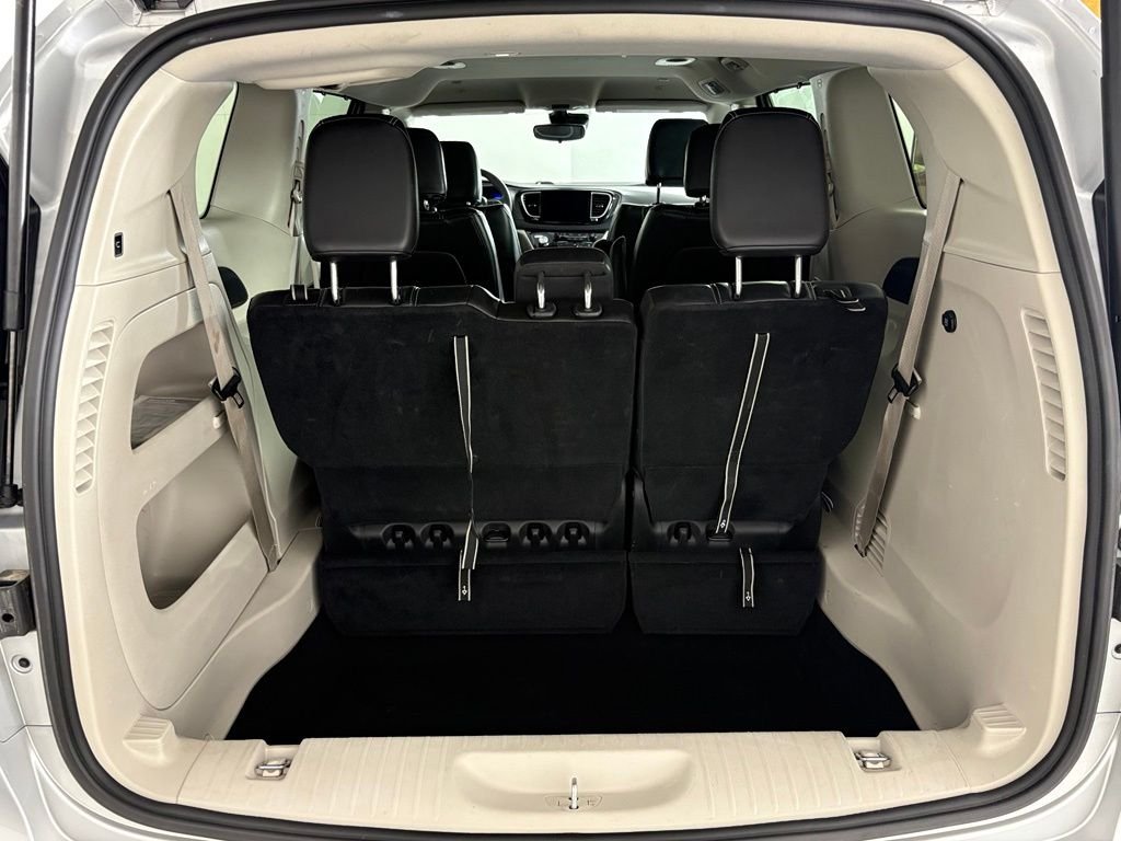 Used 2024 Silver Chrysler Touring L image 17