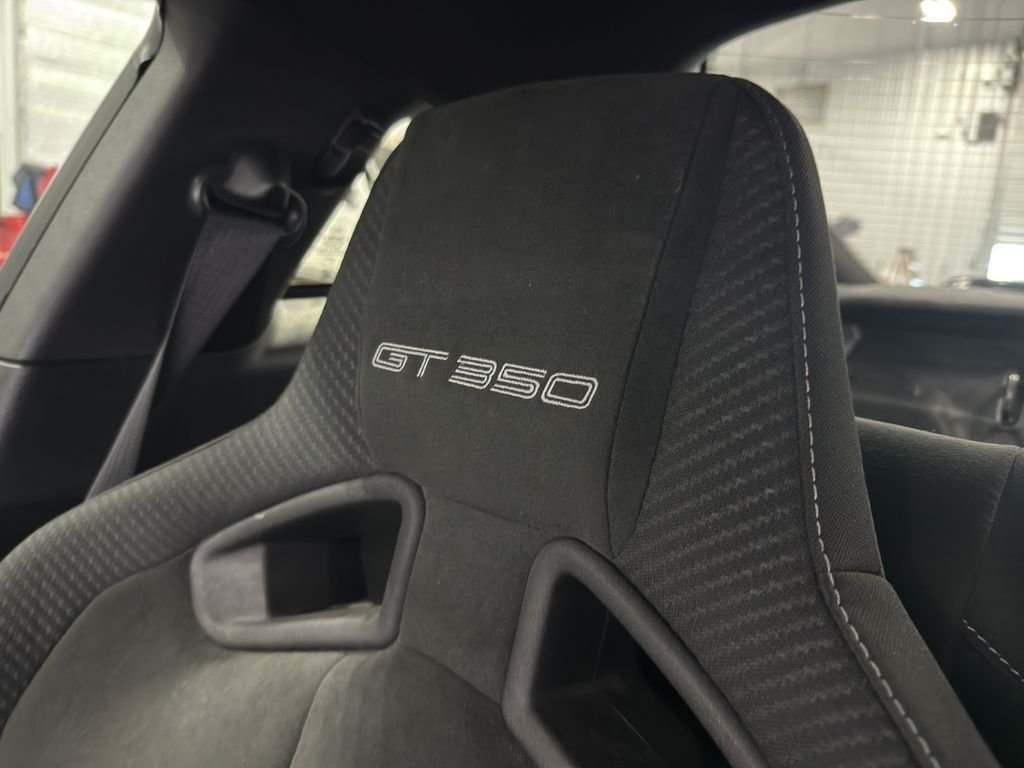 Used 2017 Grabber Blue Ford Shelby GT350 image 24