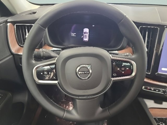 2023 Volvo XC60 Plus - Photo 24
