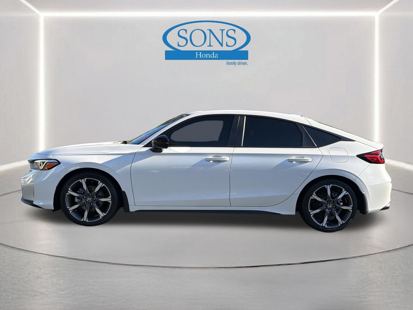 Certified Used 2025 Platinum White Pearl Honda Sport Touring Hybrid image 21
