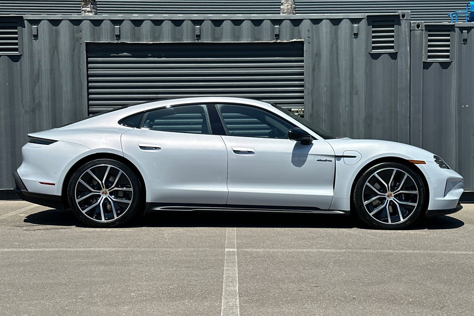 New 2026 Ice Grey Metallic Porsche Black Edition image 9