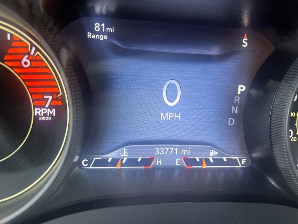 Used 2022 Diamond Black Crystal Pearlcoat Jeep Latitude Lux image 3